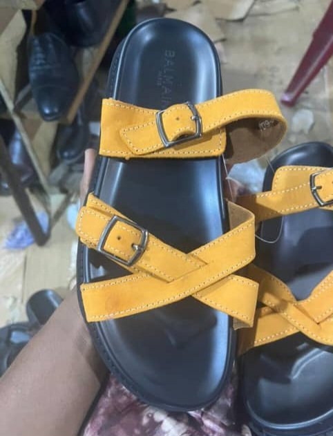Buckle strap sandal