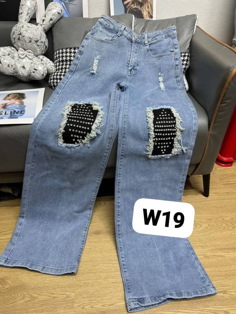 Distressed wide-leg patch jean